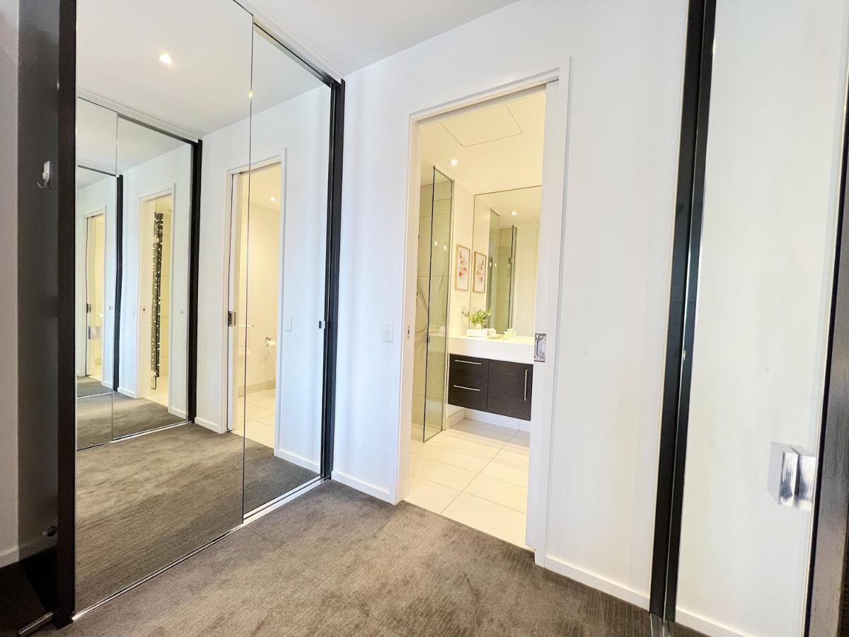Astonishing Southbank Pearl Tower Residences Near Crown Casino Apartment *