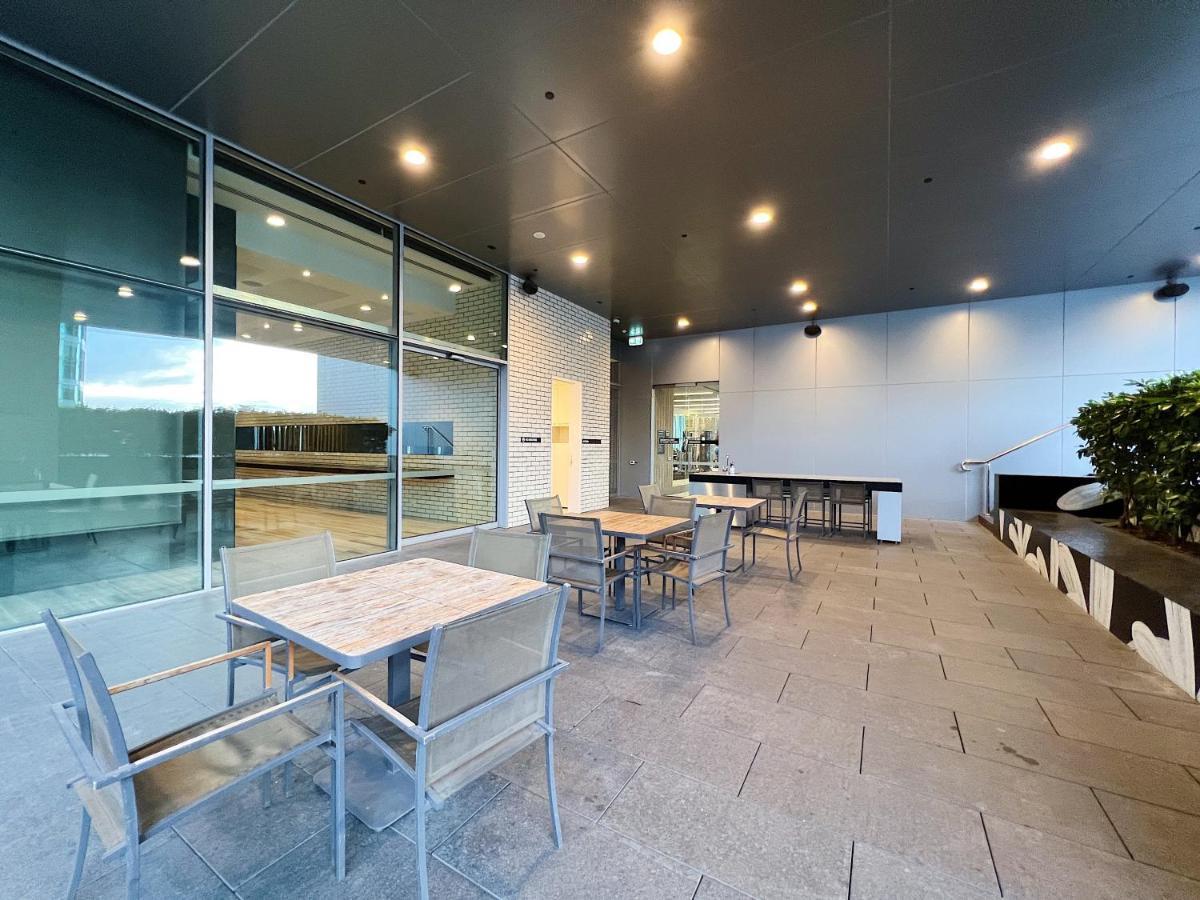 Astonishing Southbank Pearl Tower Residences Near Crown Casino * Melbourne